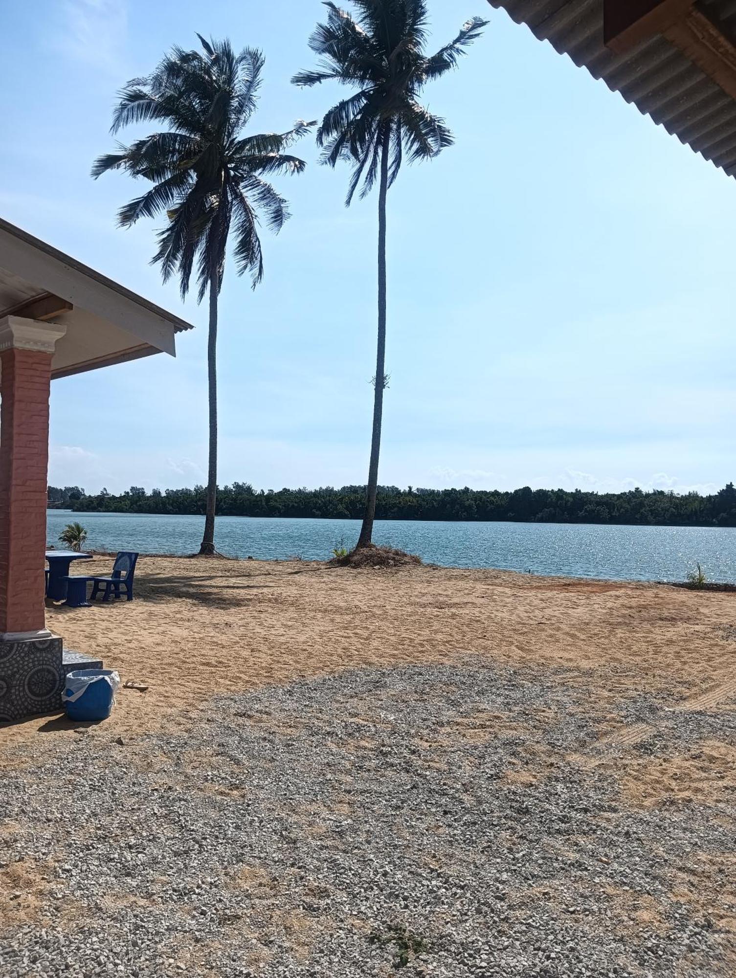 Roomstay Tokbah Demuara Kuala Besut Exterior photo